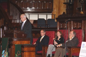 Governor_Speaking01